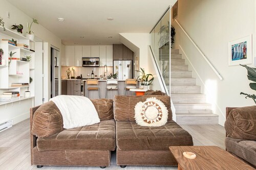 Stunning Modern Townhome, 4-Bed, 2-Bath, & Patio in the City's Best Location