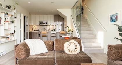 Stunning Modern Townhome, 4-Bed, 2-Bath, & Patio in the City's Best Location