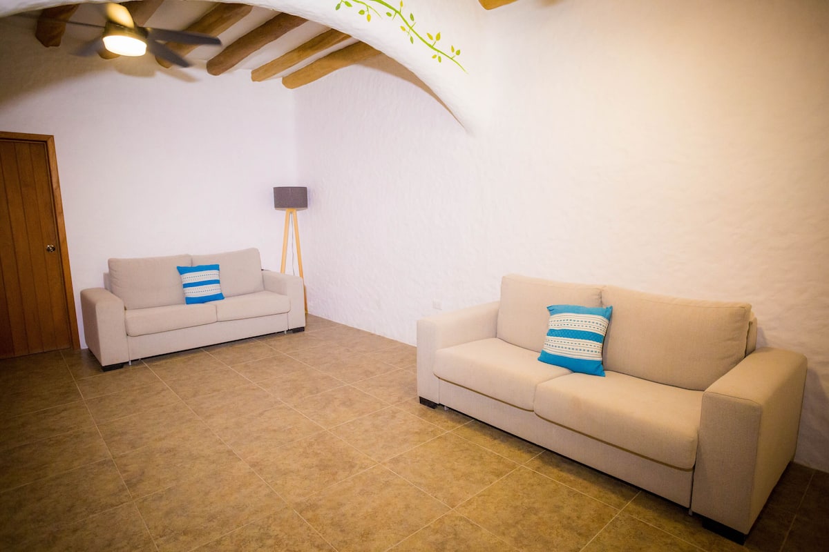 family room | free wifi, bed sheets