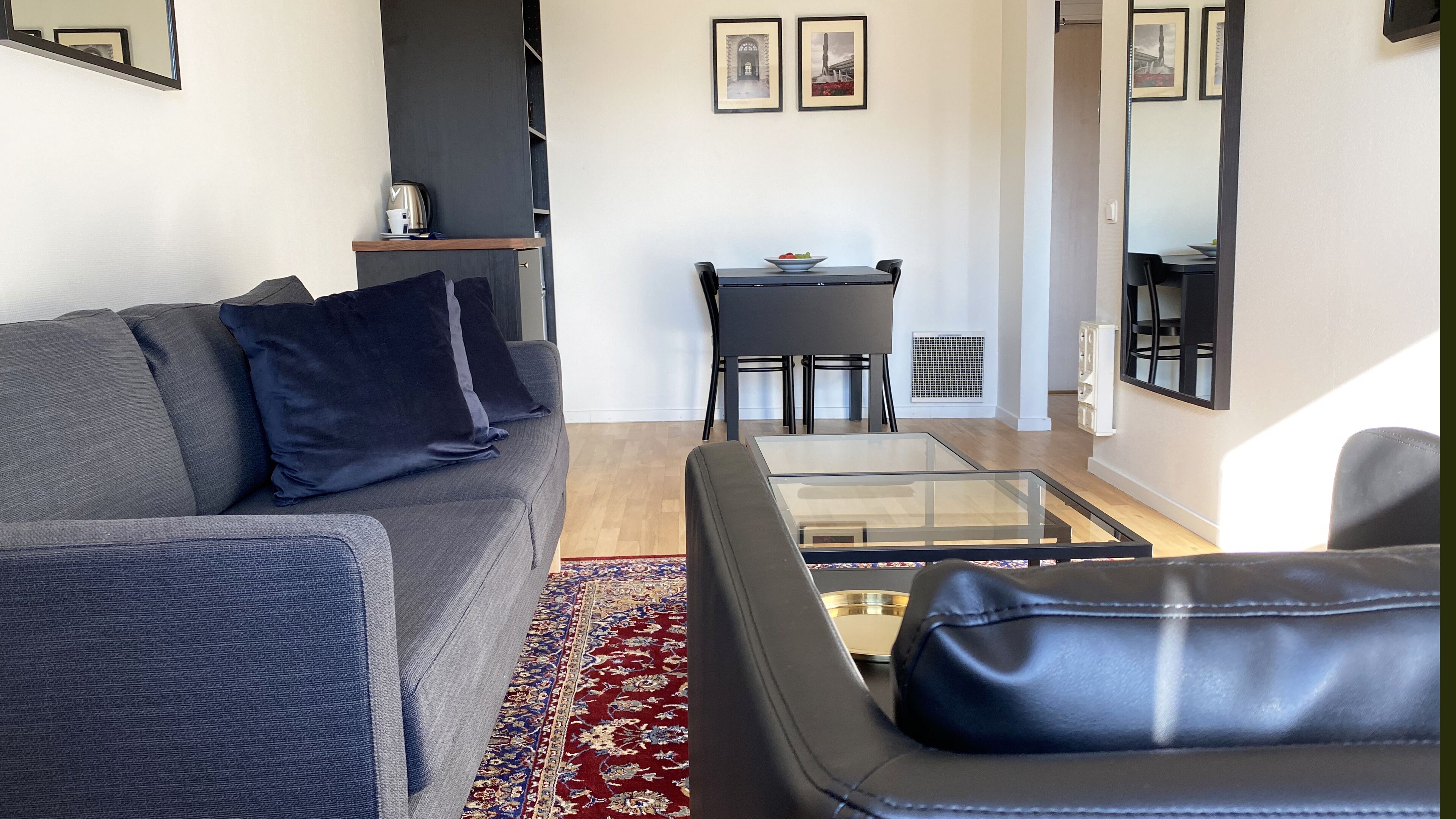 Superior Apartment | Desk, laptop workspace, soundproofing, free WiFi