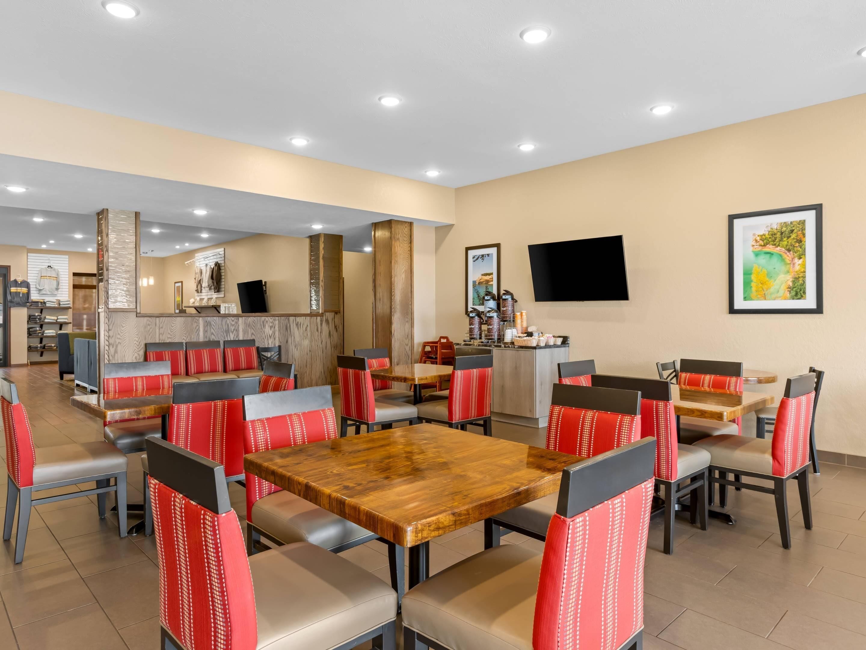 free daily full breakfast