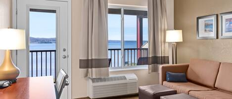 Suite, 1 cama King size y sofá cama, para no fumadores (Lakefront) | Escritorio, tabla de planchar con plancha y wifi gratis