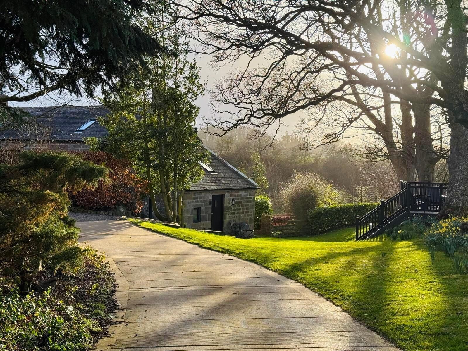 Premium Cottage, Private Bathroom, Garden View | Lobby