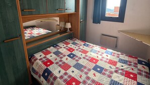2 soverom og sengetøy