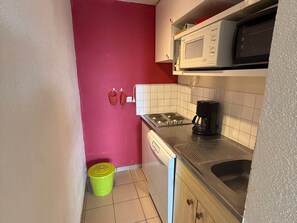 Kühlschrank, Mikrowelle, Geschirrspüler