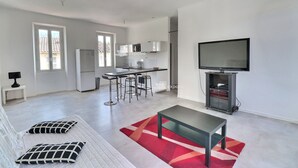 Unclassified image, 3 of 10, button - Toulon close center, 3 bedroom appartement (Toulon)