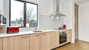 Fridge, microwave, oven, stovetop - Salisbury Style-City location: Spacious two bedroom apartment (Christchurch)
