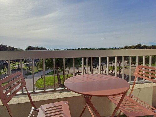 Cozy T1 in Balaruc-les-Bains, pets allowed, near thermal baths