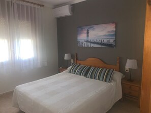 5 bedrooms, iron/ironing board, travel crib, free WiFi - Ame445 Villa Avec Piscine Privee 5x11m, Climatisation, Wifi A 150m Plage (L'Ametlla de Mar)