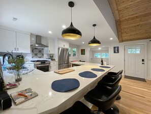 Fridge, microwave, oven, stovetop - Azalea at Highlands Falls | Screened In Porch With Outdoor Fireplace (Highlands)