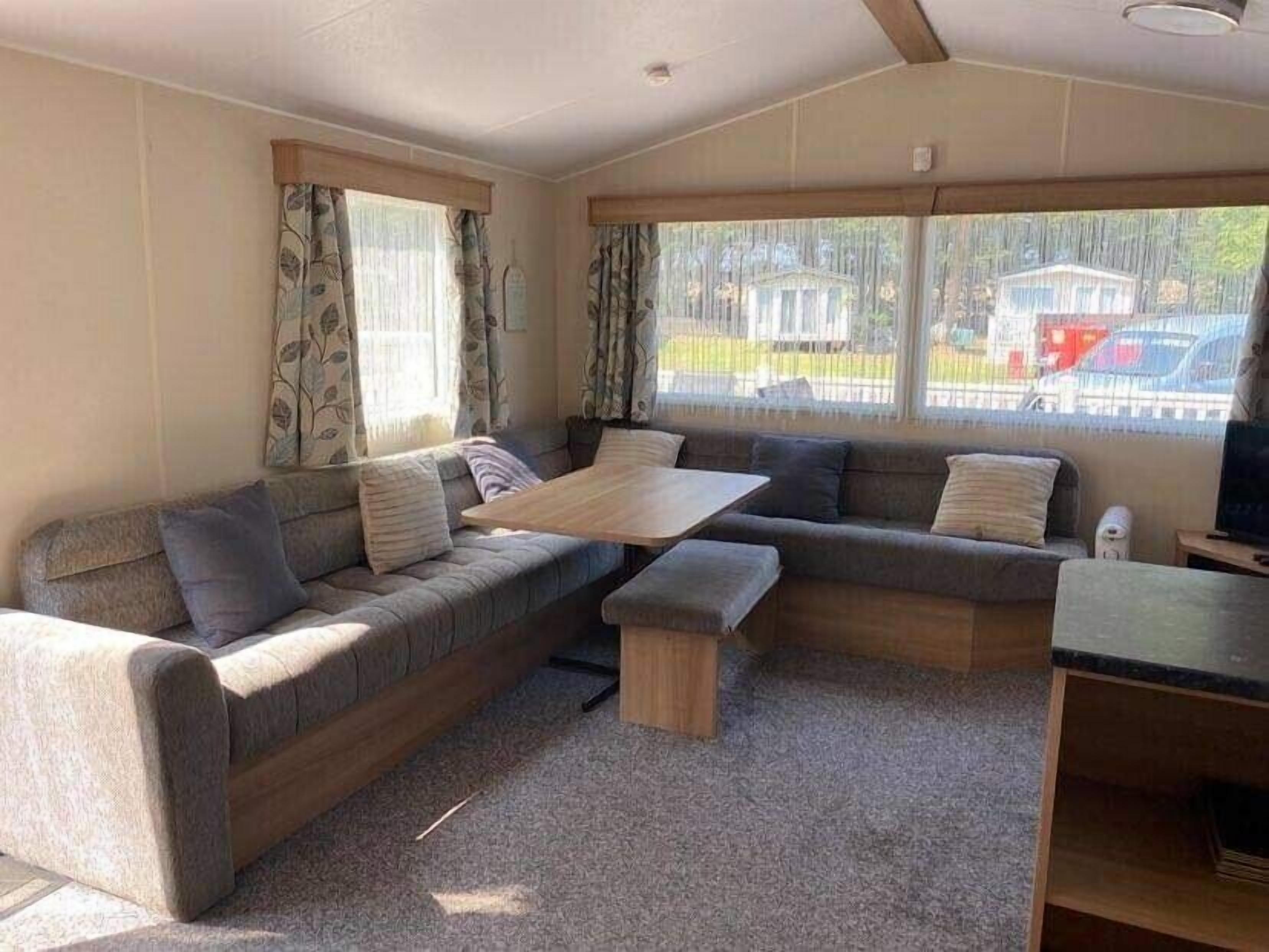 TV, fireplace, DVD player, books