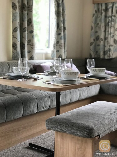 Kellysholidayhomes, Atlas, 3 bedroom Caravan, surrounded by nature