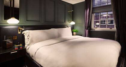 The Mayfair Townhouse – an Iconic Luxury Hotel