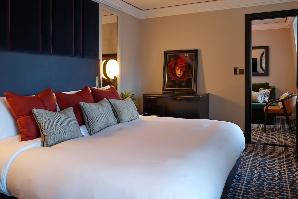 1 bedroom, premium bedding, free minibar, in-room safe