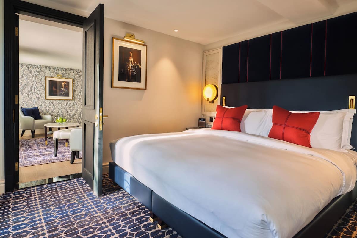 1 bedroom, premium bedding, free minibar, in-room safe