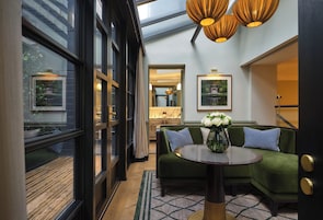 Suite (Garden) | Premium bedding, free minibar, in-room safe, desk