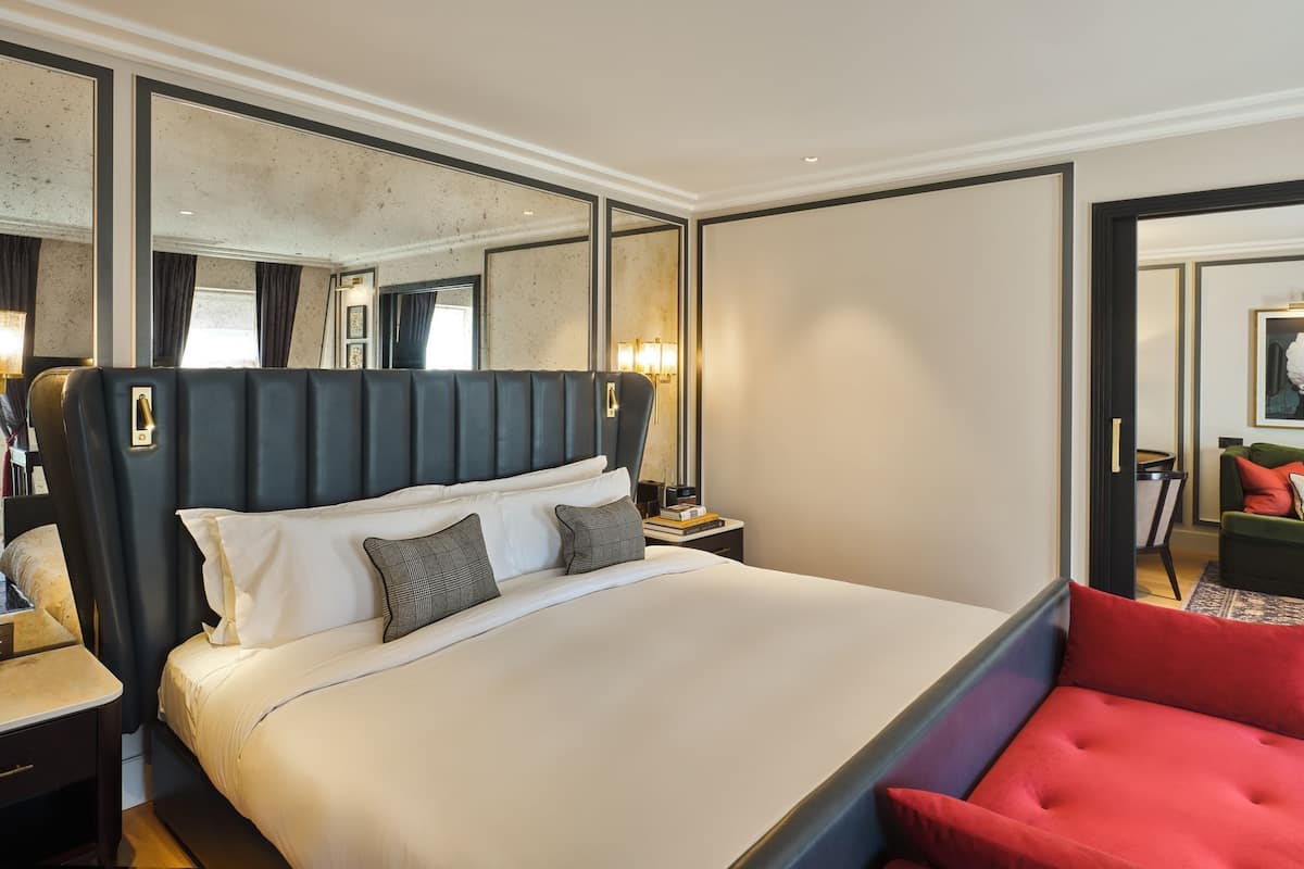 1 bedroom, premium bedding, free minibar, in-room safe