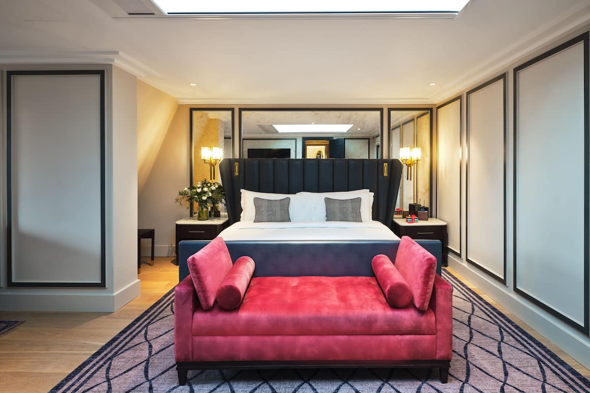 1 bedroom, premium bedding, free minibar, in-room safe