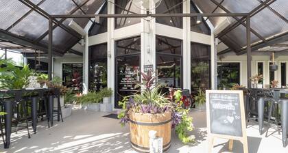 OYO 75378 Thawapee Resort