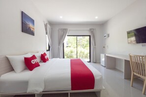 Deluxe Double Room | Desk, free WiFi, bed sheets - OYO 75378 Thawapee Resort (Rayong)