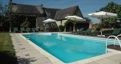 Studio Apartment for 2 - Adults Only. 30 minutes from Mont Saint Michel