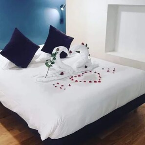 Deluxe Double Room, 1 Queen Bed, Non Smoking | Pillow-top beds, in-room safe, individually decorated -  Boutique Hôtel Nice Côte d'Azur (Nice)