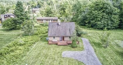 YR10- Close to Timberline! Pet Friendly! Hot tub!