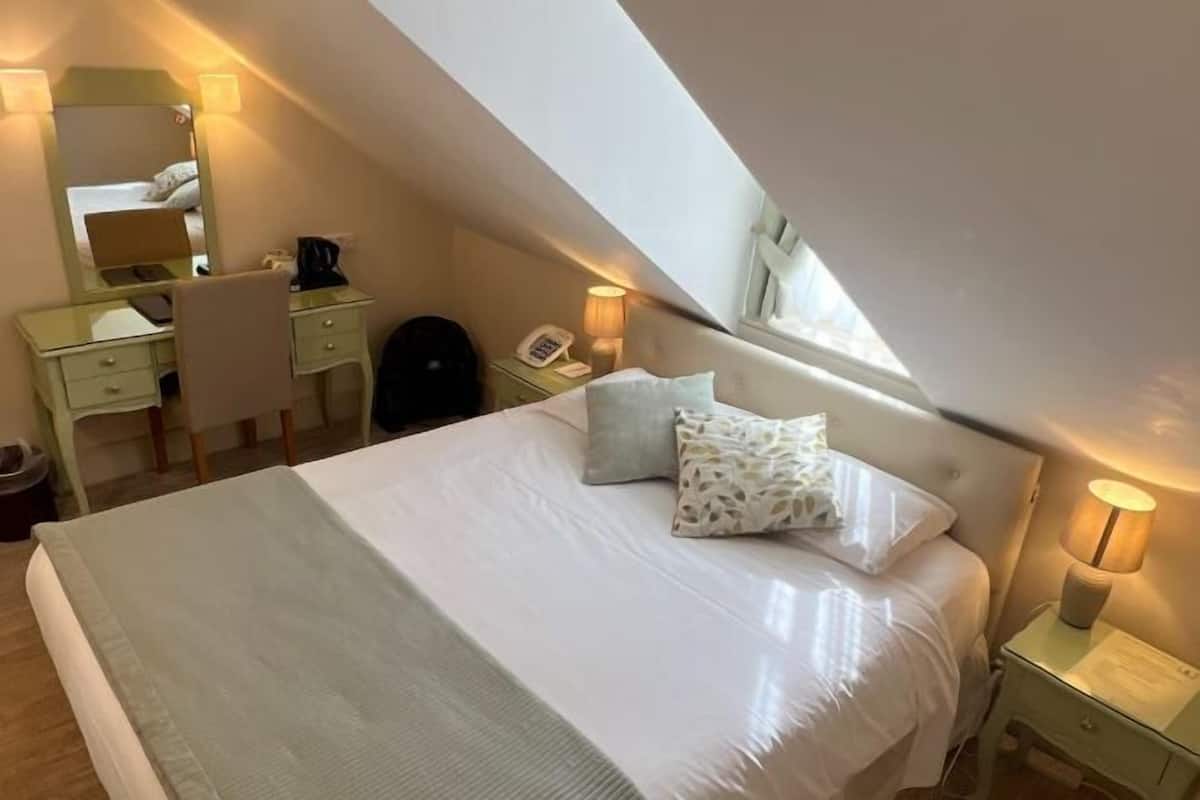 In-room safe, desk, laptop workspace, blackout drapes