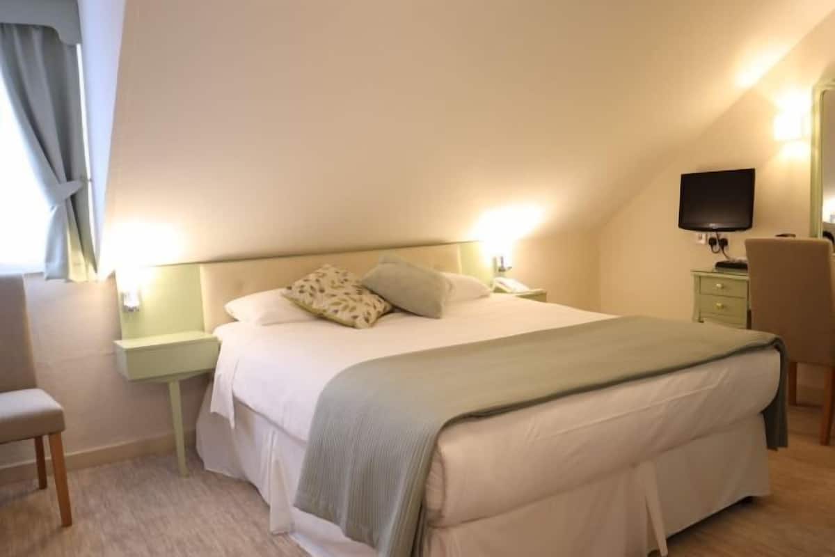 1 chambre, coffres-forts dans les chambres, bureau