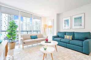 LED TV, Netflix, Hulu, streaming services