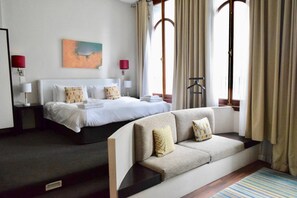Room - 1 Bedroom CBD Apartment With Roof Top Views (Cape Town)