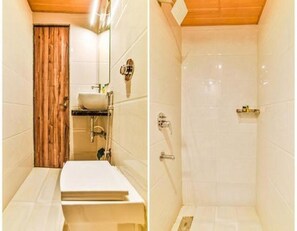 Deluxe Room | Bathroom | Shower, towels - Hotel Gateway Inn (Mumbai)