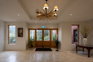 Interior entrance - El Kanah Retreat (Marysville)