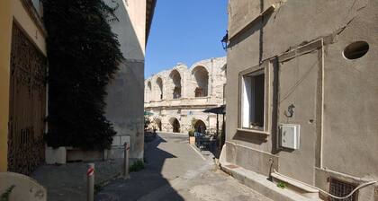 Charming Maison Arlésienne in the shadow of the Arenas, from 2 to 5p+1baby