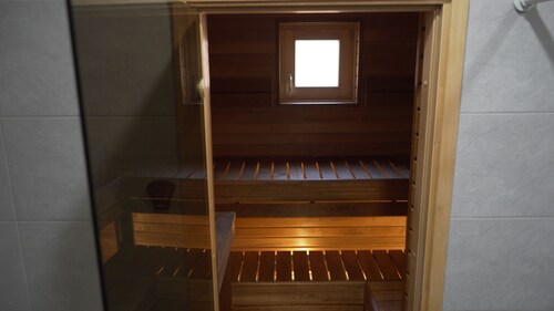 SPLIFE PLUS  -  a family-friendly semi-detached guest house 