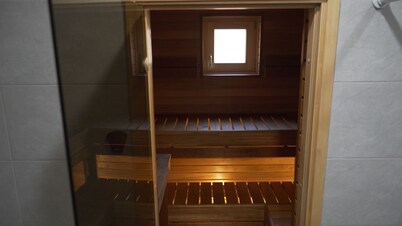 SPLIFE PLUS  -  a family-friendly semi-detached guest house 