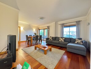 TV - ALBUFEIRA MODERN 1 WITH POOL by HOMING (Albufeira)