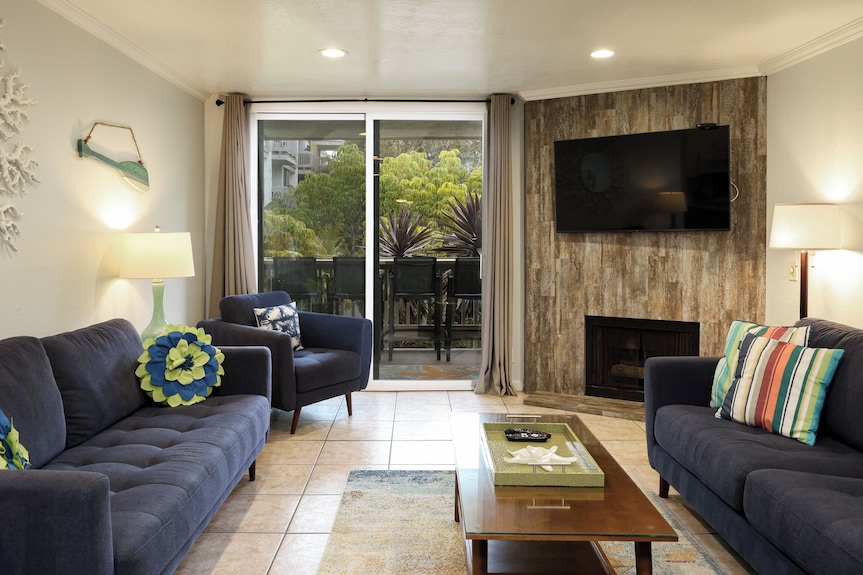 Beautifully Updated 2 Bedroom Beach Condo At North Coast Village! - Oceanside, CA