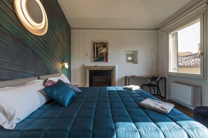 1 bedroom, internet, bed sheets