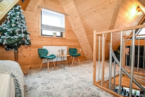 2 levels Deluxe Apartament 4 | 3 bedrooms, desk, soundproofing, free WiFi