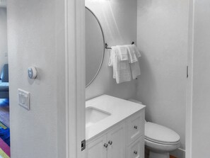 Bathroom - Open Floor 71 Vantage Family Condo by RedAwning (Park City)