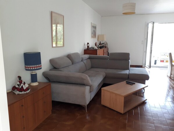 TV, DVD player, stereo