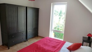 2 makuuhuonetta, silitysrauta/-lauta, ilmainen internet