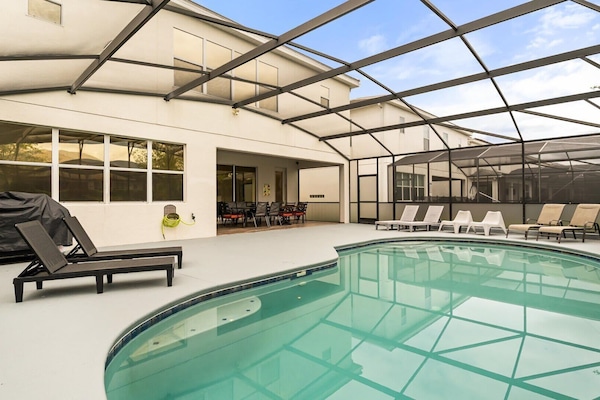 Relax By The Sparkling Private Pool In The Enclosed Patio