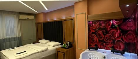 Minibar, desk, soundproofing, free WiFi