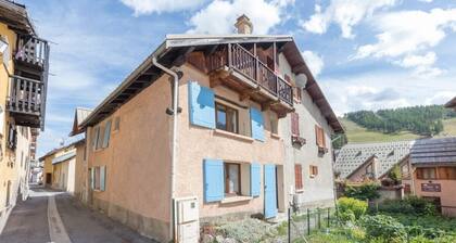 Blue Shutter, a superbly located townhouse