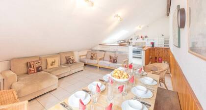 Blue Shutter, a superbly located townhouse