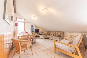 TV - Blue Shutter, a superbly located townhouse (Montgenèvre)