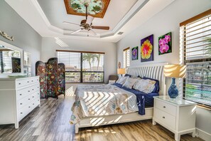 4 chambres, bureau, fer et planche à repasser, lit parapluie