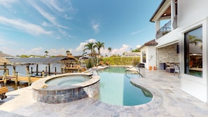 Piscine extérieure, piscine chauffée